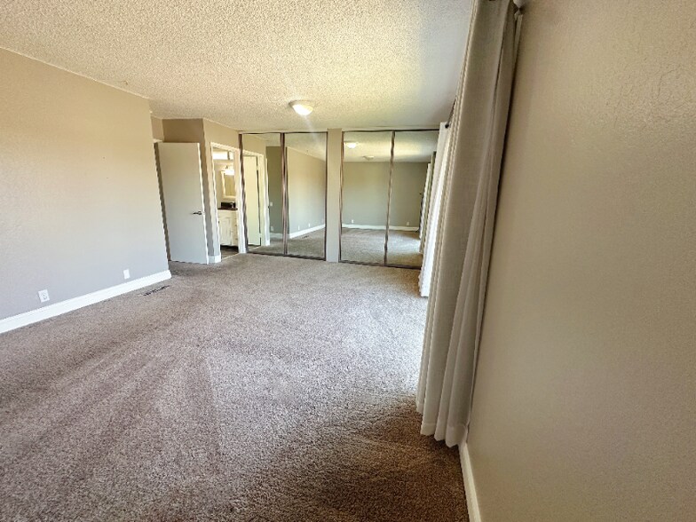 Building Photo - 32208 Deborah Dr