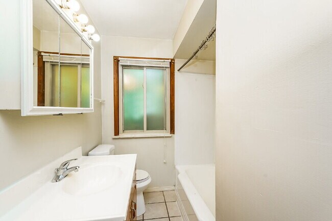 Building Photo - 4991 E Wallings Rd