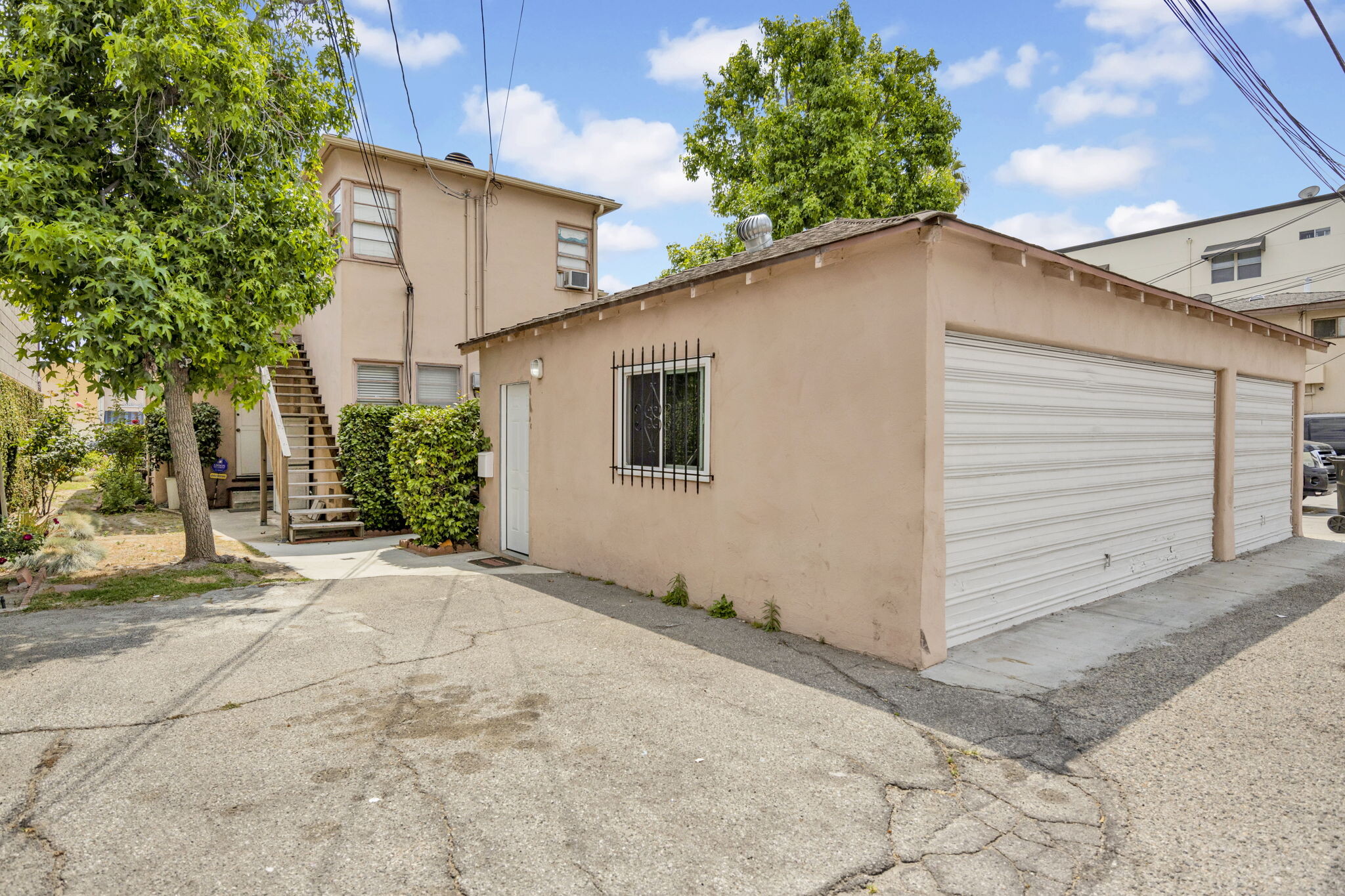 Building Photo - 4341 Laurel Canyon Blvd