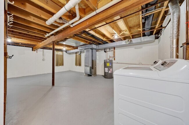 Building Photo - 168 North St
