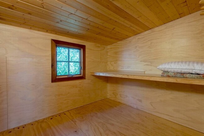 Building Photo - 10570 Rammell Mountain Rd