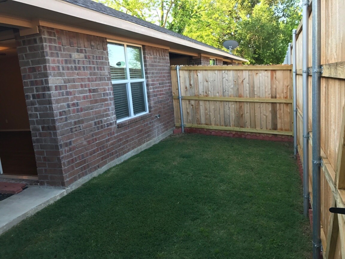 Building Photo - 4262 Castlegate Dr