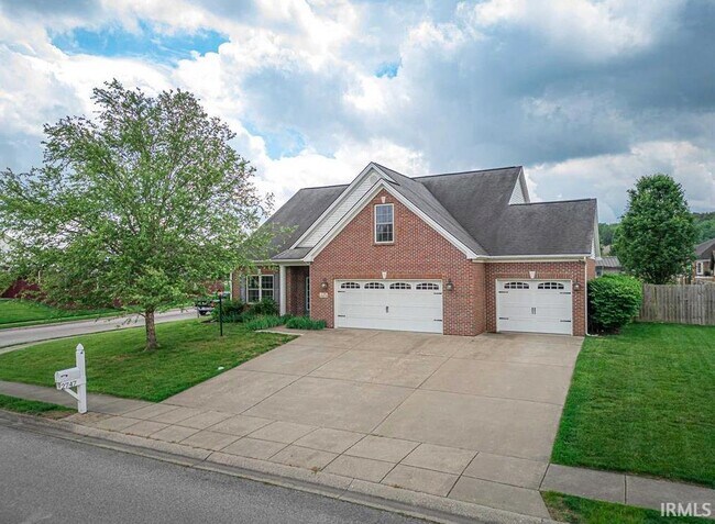 Building Photo - 2747 Thornhill Dr
