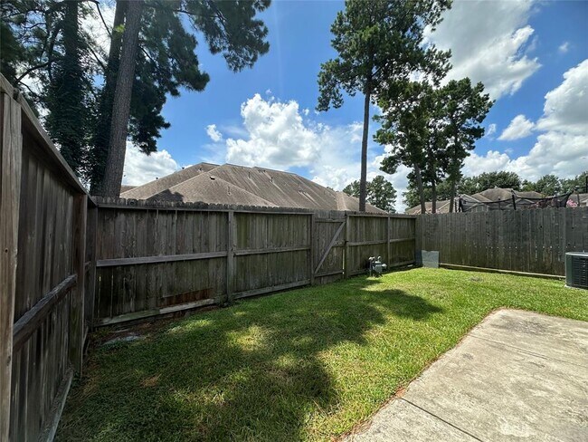 Building Photo - 2027 Marchwood Manor Dr