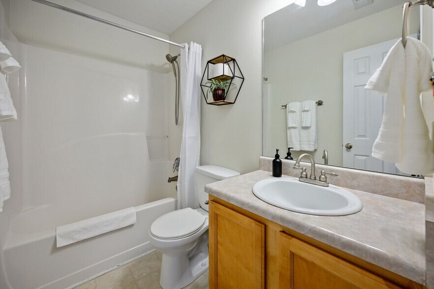 Building Photo - 4632 Liberty Square Dr