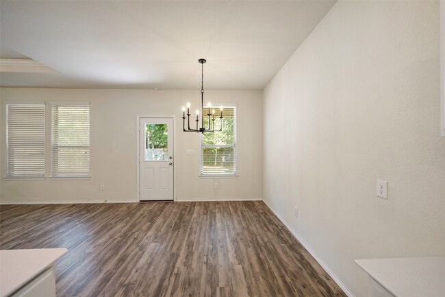 Building Photo - 2055 Lost Timbers Dr