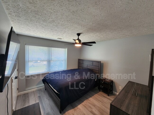 Building Photo - 5126 Stonegate Dr