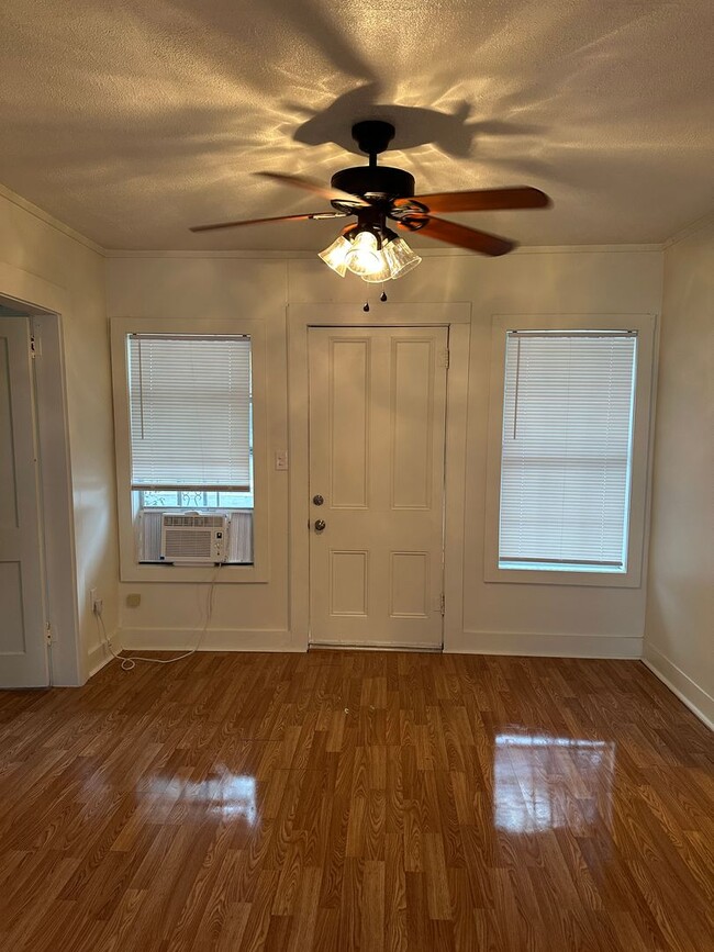 Building Photo - COMING SOON! 1 Bed, 1 Bathroom Apartment in New Iberia!