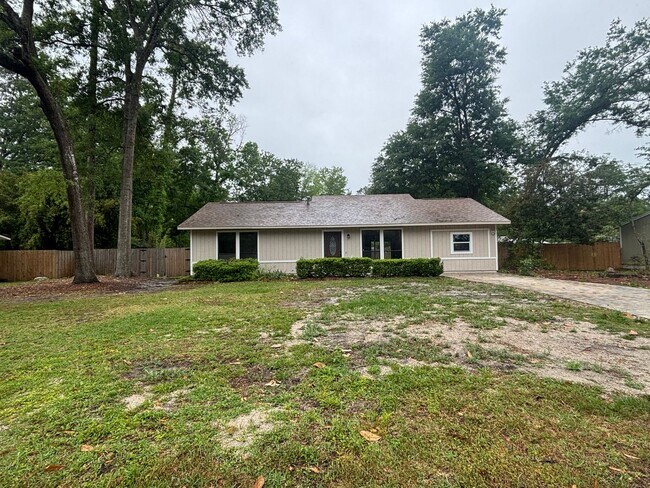 Building Photo - Newly renovated, WOW this will rent quick!