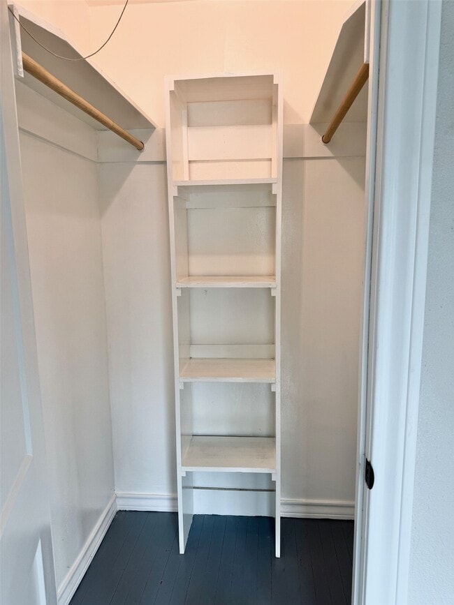 Building Photo - 702 Marion St