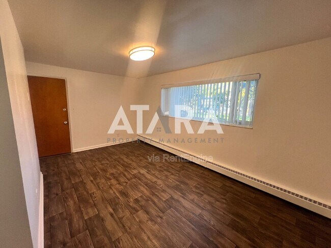 Building Photo - 177 W 300 N