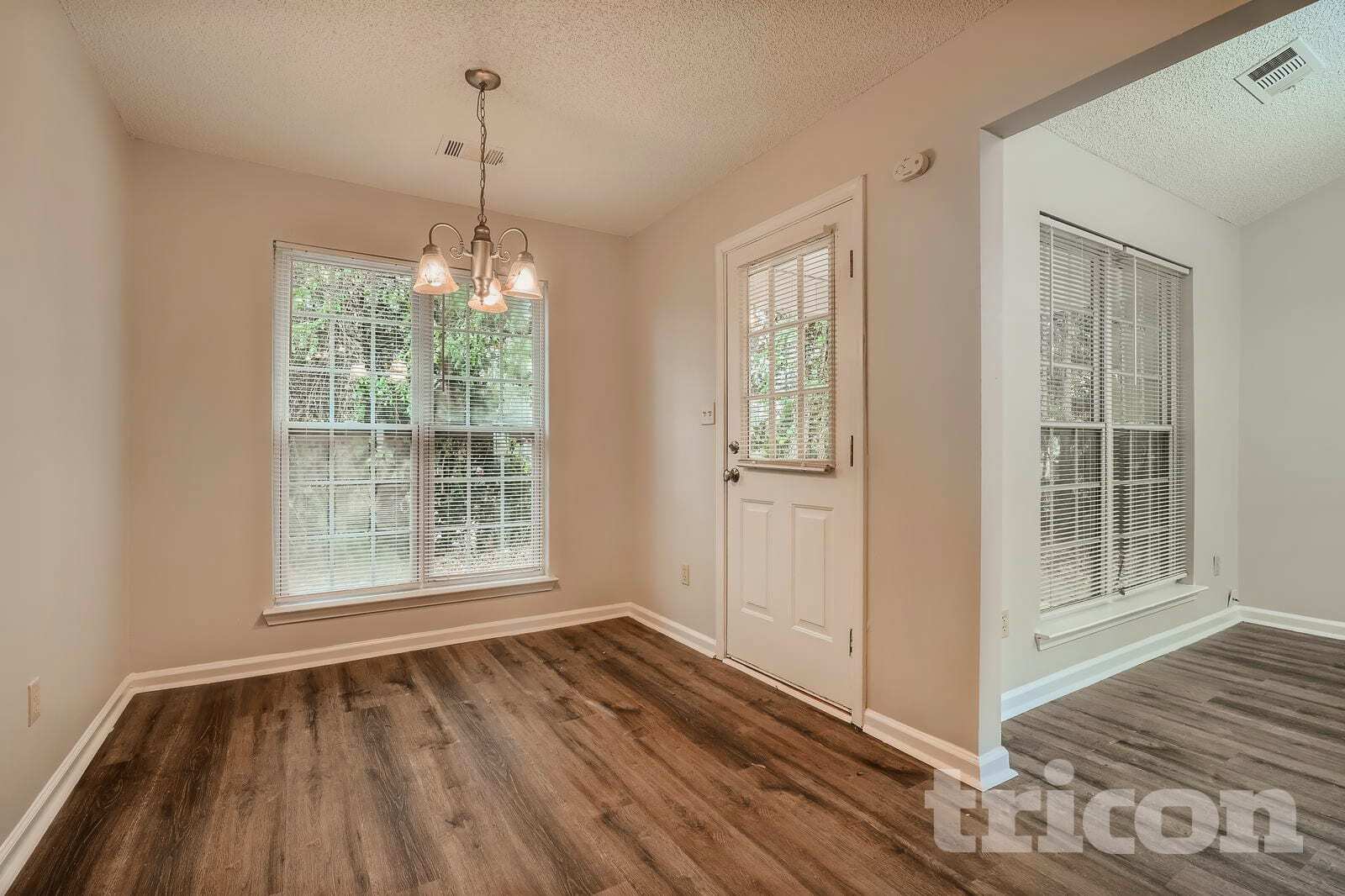 Building Photo - 4875 Larkspur Ln