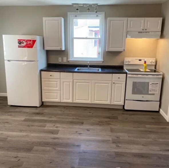 Building Photo - 46 Linden St