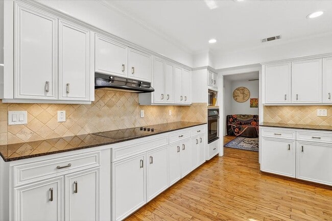 Building Photo - 722 Brock Dr