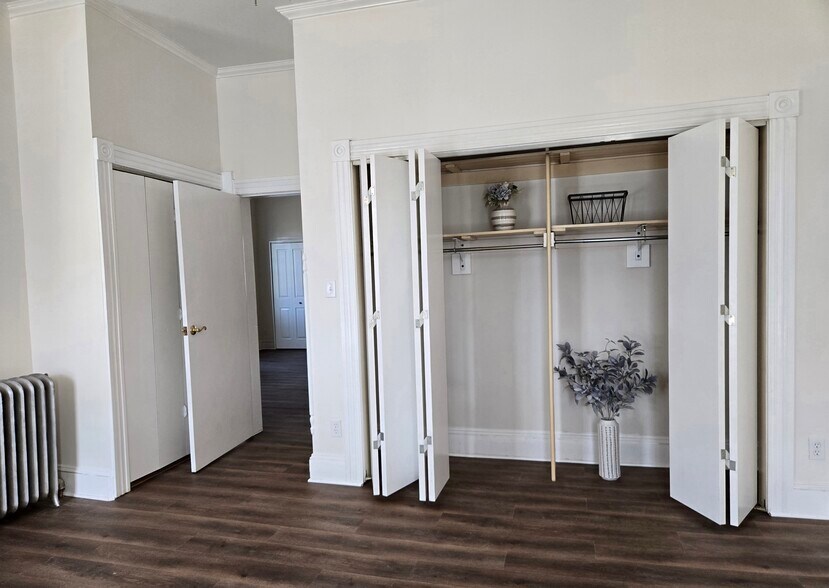 Building Photo - 100 Melvin Ave