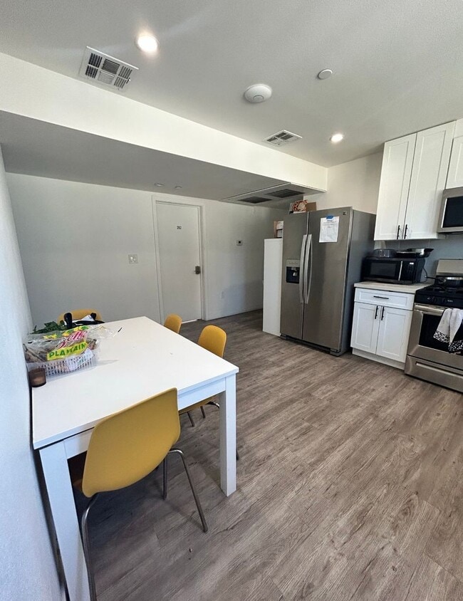 Building Photo - Private Bedroom w Personal Bathroom & Shower, shared student-oriented space