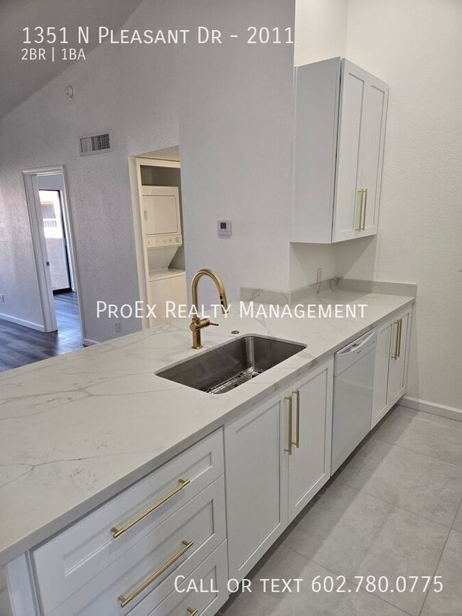 Building Photo - 1351 N Pleasant Dr