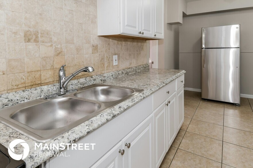 Building Photo - 7104 Pellias Rd