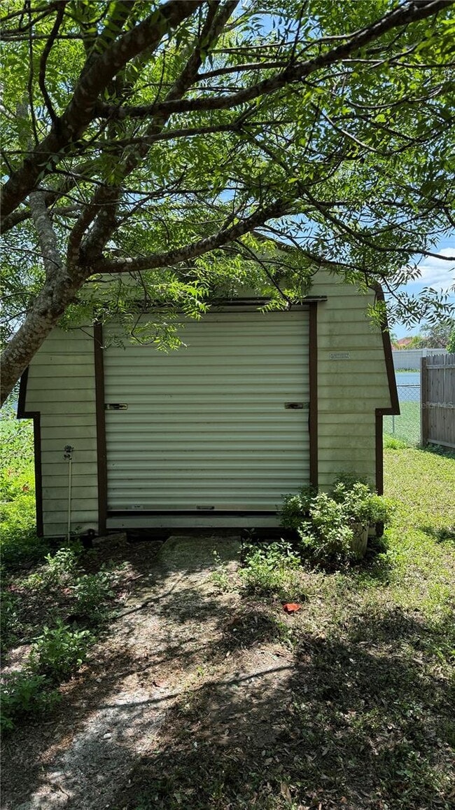 Building Photo - 404 Spike Ct