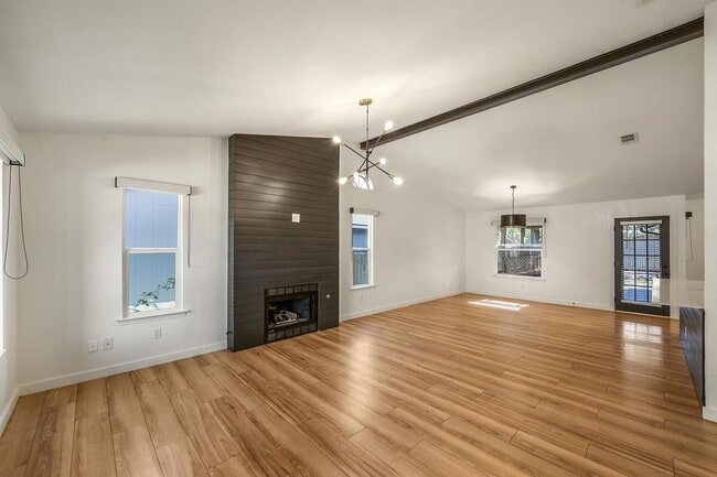 Building Photo - 4707 Alta Loma Dr