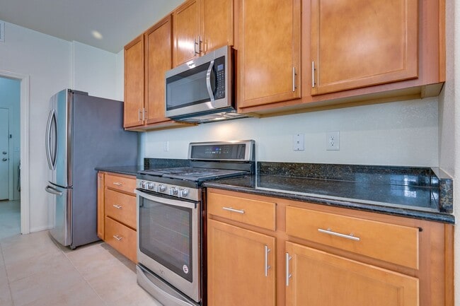 Building Photo - Green Valley!! Gated!! 4 Bedrooms!! Bed & Bath Downstairs!!  TANKLESS WATER HEATER!!! Covered pat...