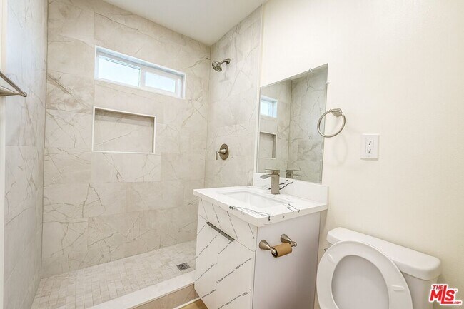 Building Photo - 1189 W 36th Pl