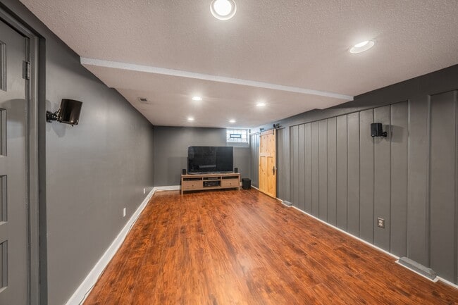 Building Photo - 4249 18th Ave S