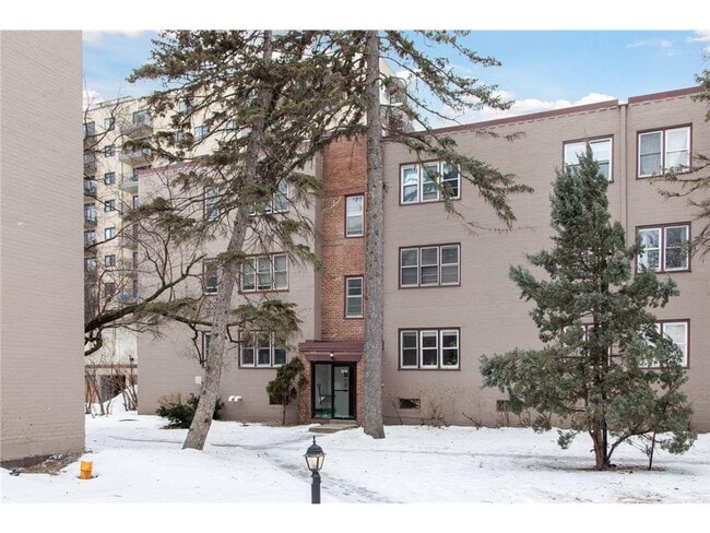 Building Photo - 3136 W Bde Maka Ska Blvd