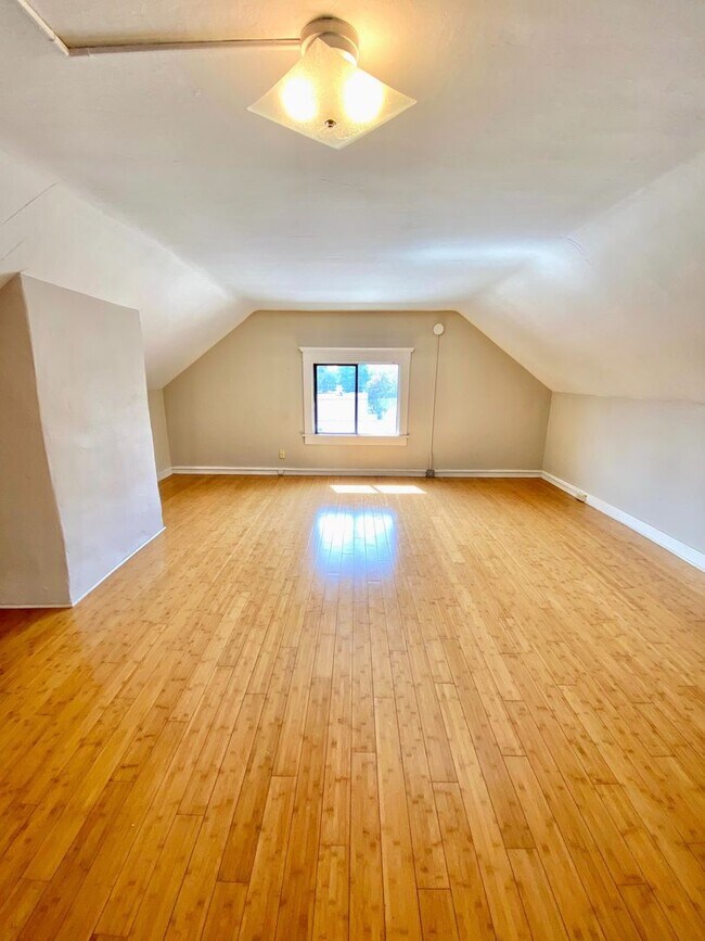 Building Photo - 1428 SE 46th Ave