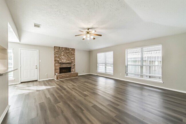 Building Photo - 2406 Pilgrims Bend Dr