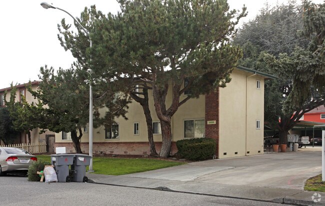 Building Photo - 1408 Reeve St