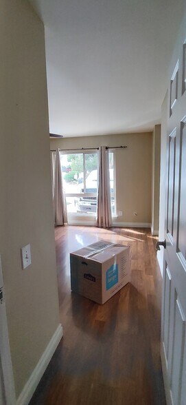 Master bedroom from hall doorway - 250 Parkside Gln