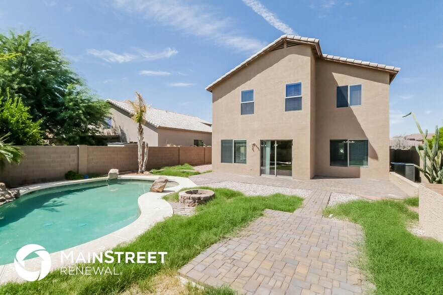 Building Photo - 7019 S 43rd Dr