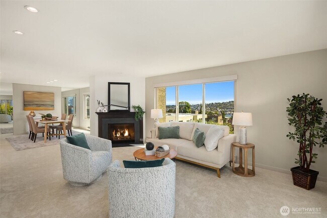 Building Photo - Top Floor Queen Anne Unit! (Beautiful views & 3 Parking Spaces)