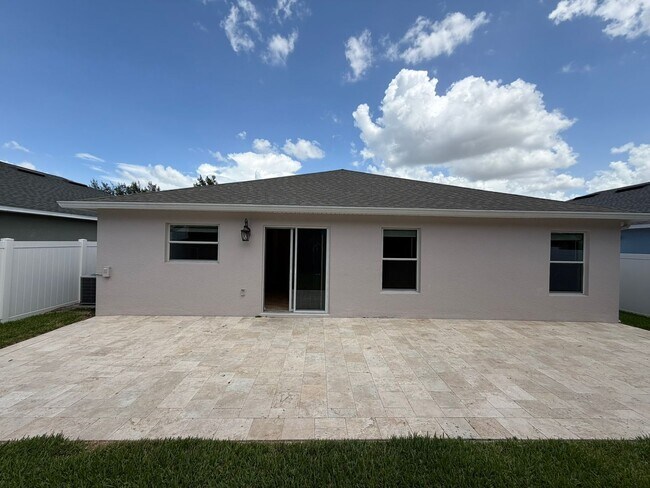 Building Photo - The perfect House for rent in Clermont!