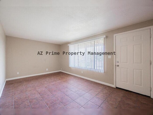 Building Photo - 2411 W Hazelwood St