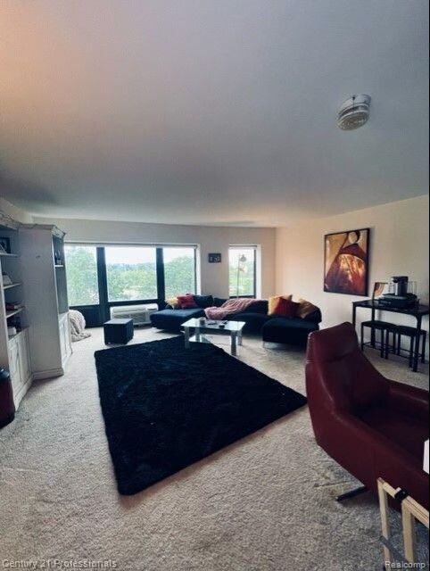 Building Photo - 5000 Town Center Dr