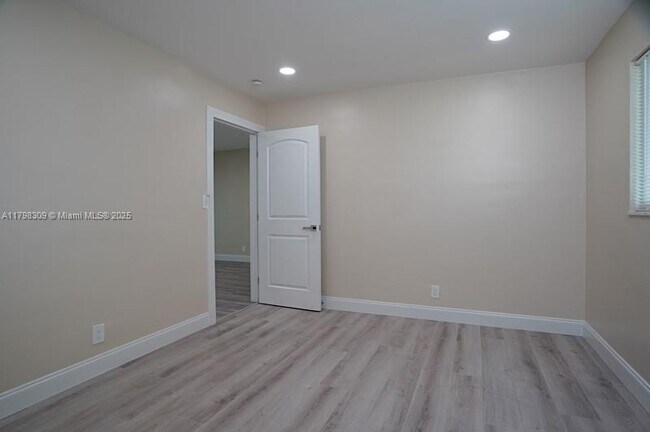 Building Photo - 1198 W Camino Real