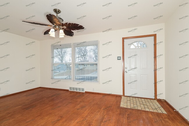 Building Photo - 8616 Elwyn Dr