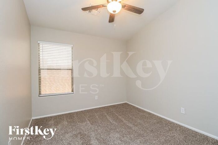 Building Photo - 1417 E Jeanne Ln