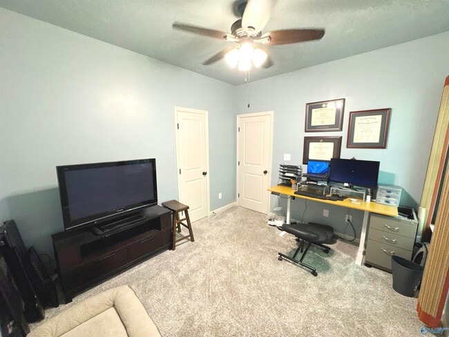 Building Photo - 2709 Thornton Cir SW