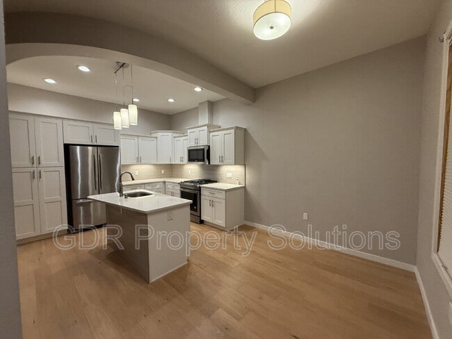 Building Photo - 3600 Central Ave SE