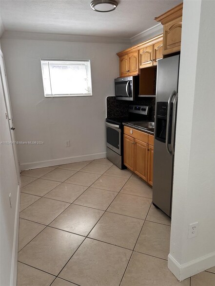 Primary Photo - 3170 SW 16th St