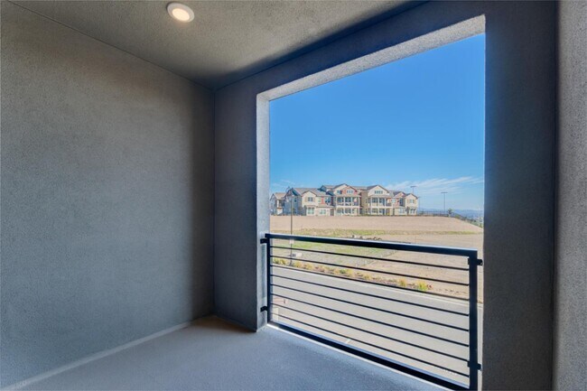 Building Photo - 1416 Venice Ter