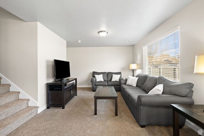 Building Photo - 3 Bedroom Townhome  in Pleasant Grove for Rent!