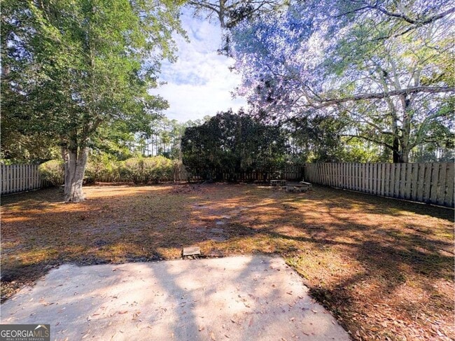 Building Photo - 304 McQueen Cir