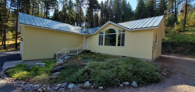 Building Photo - 42843 Jette Lake Trail