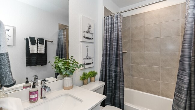 Building Photo - 1106 Briscoe Ct