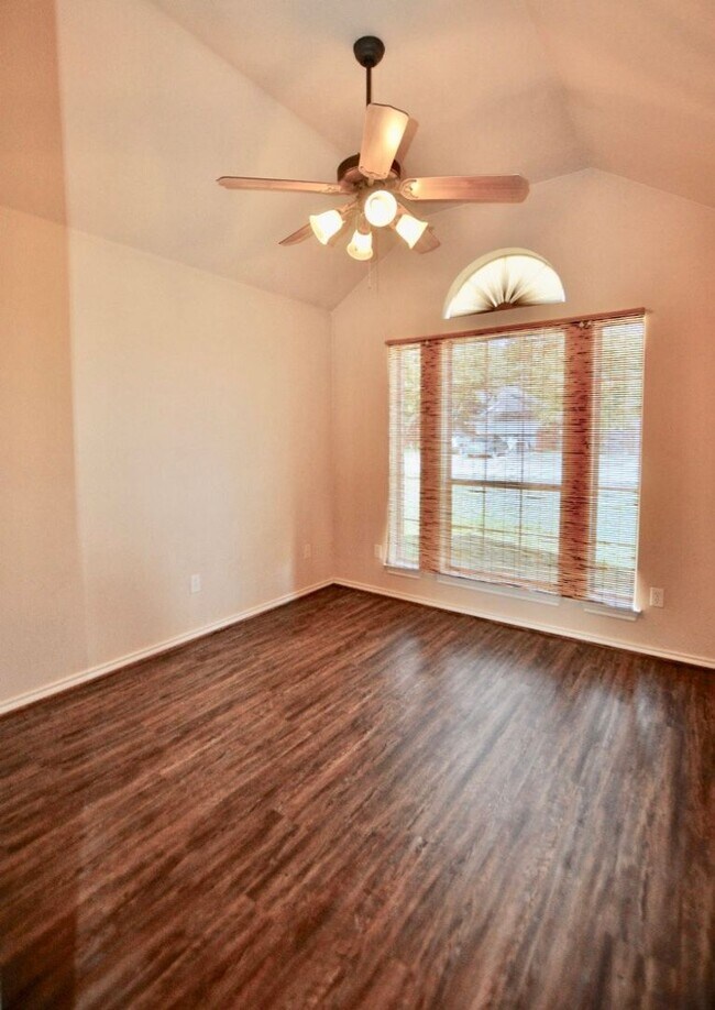 Building Photo - FOR LEASE! Nice 3 BR – 2 BA – 2 Car Garage – Brick Home in Chimney Rock Estates - Great Location!...