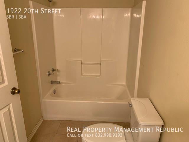 Building Photo - 1922 20th St